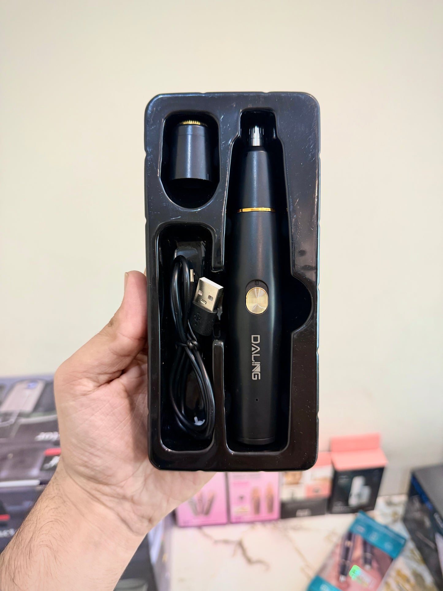 Daling DL-7108 2-in-1 Shaver & Nose Hair Trimmer | AwamiImport.com