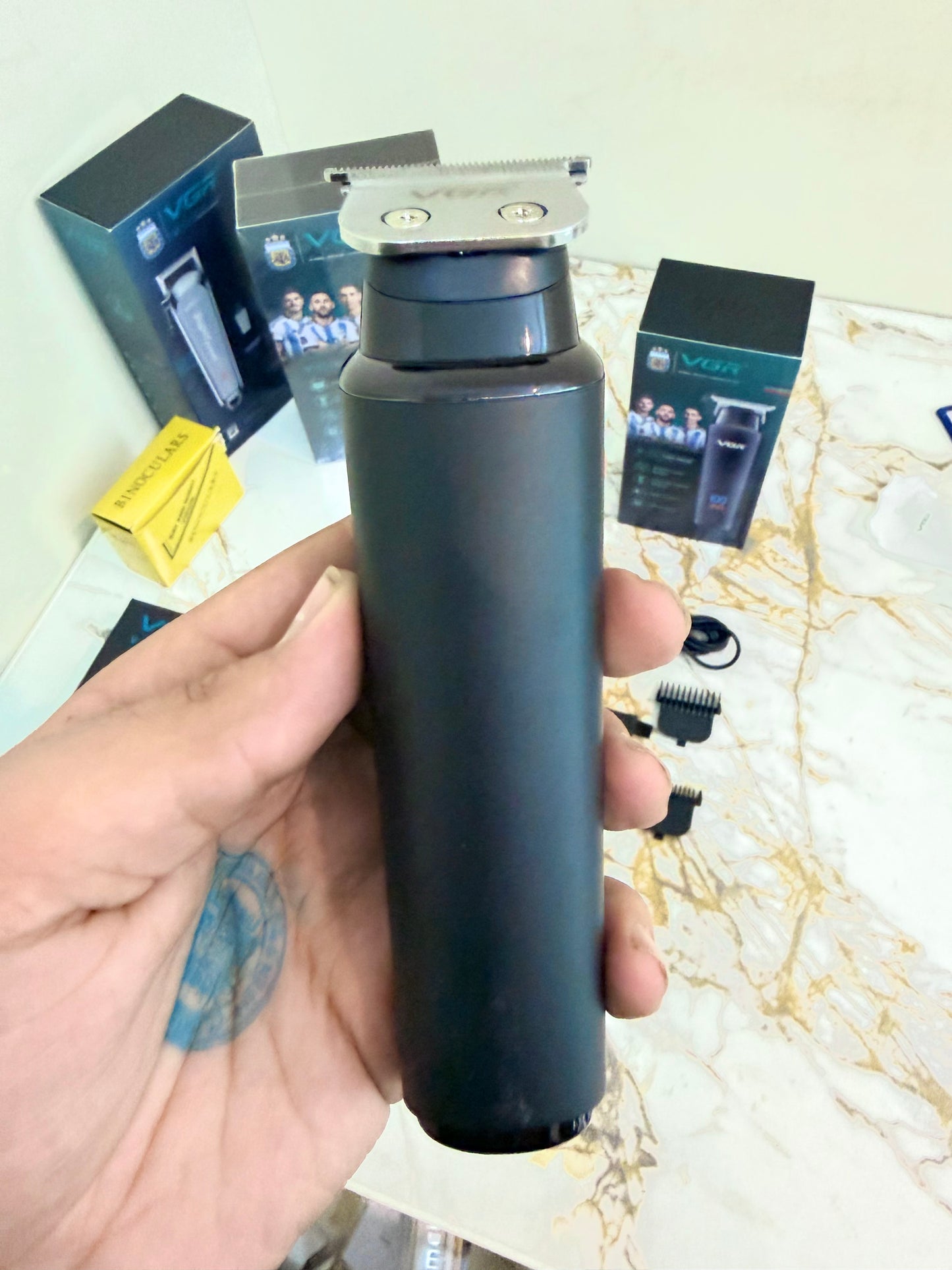 VGR V-937 Professional Trimmer – 2000mAh Battery | AwamiImport.com