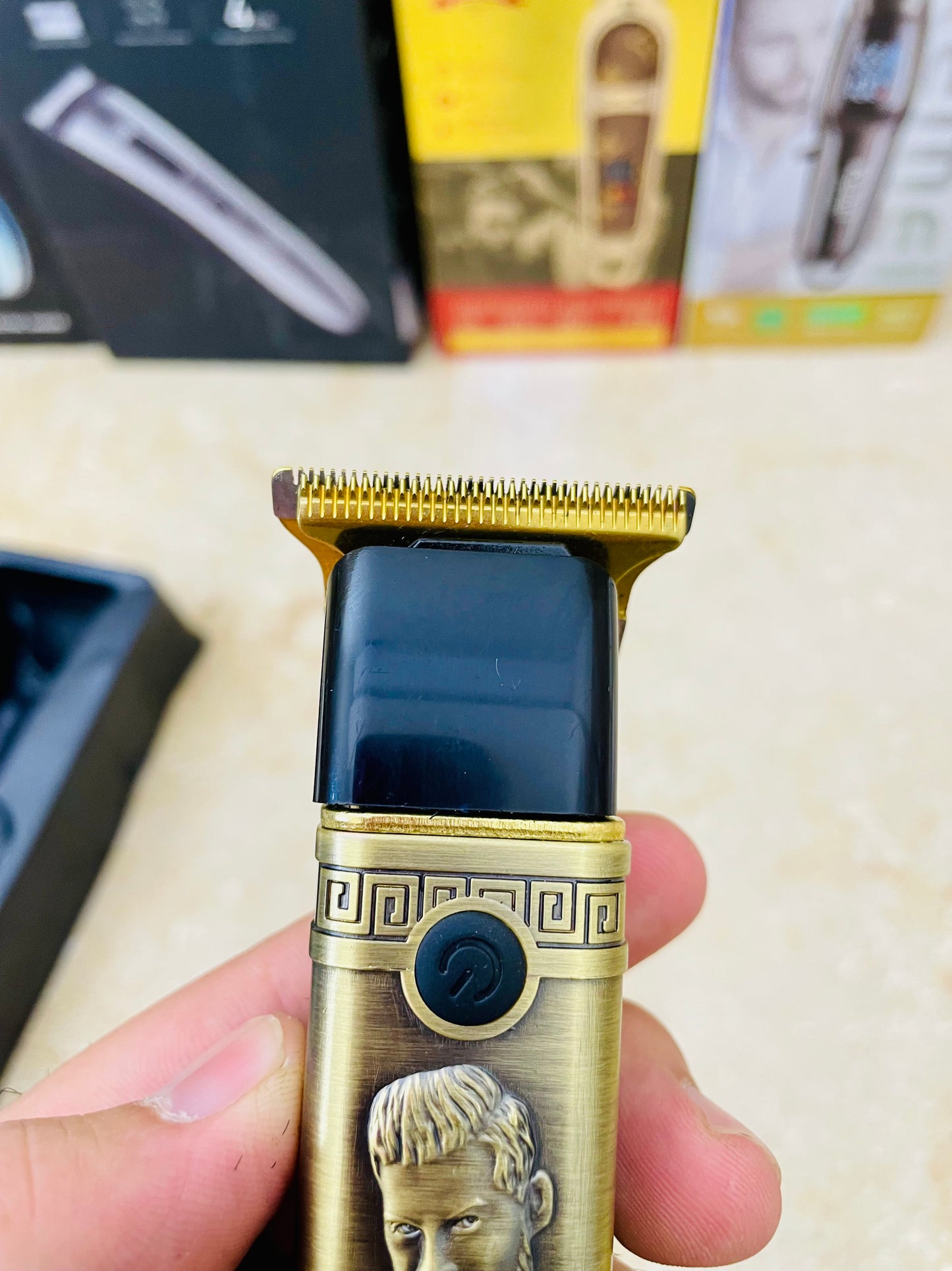 Daling DL-1636 Metal Body Trimmer – Digital Display & 4 Guide Combs ✂️⚡