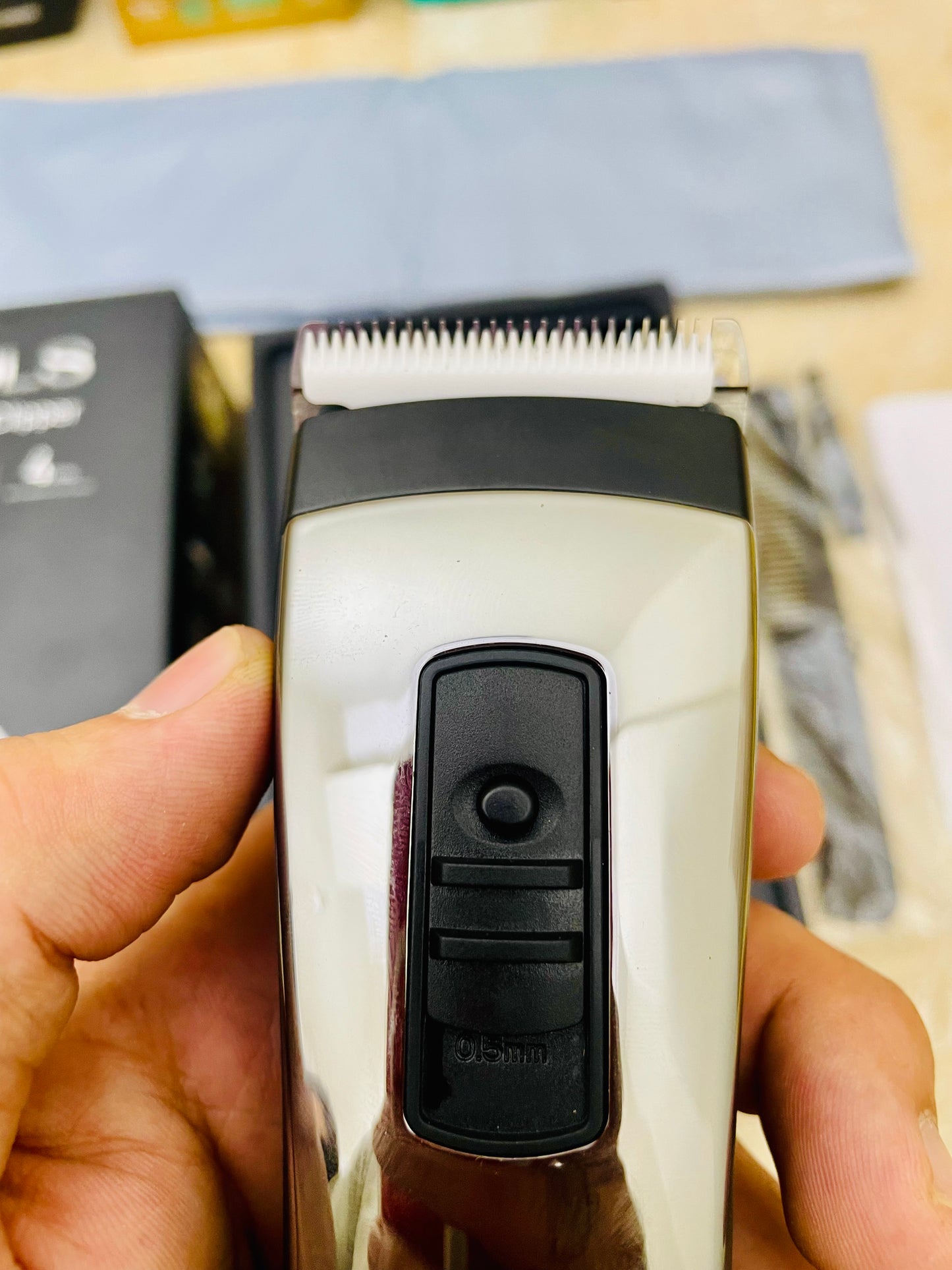 Tofuls G-9928 Digital Trimmer – 0.5–18mm, 180 Min Runtime ✂️⚡