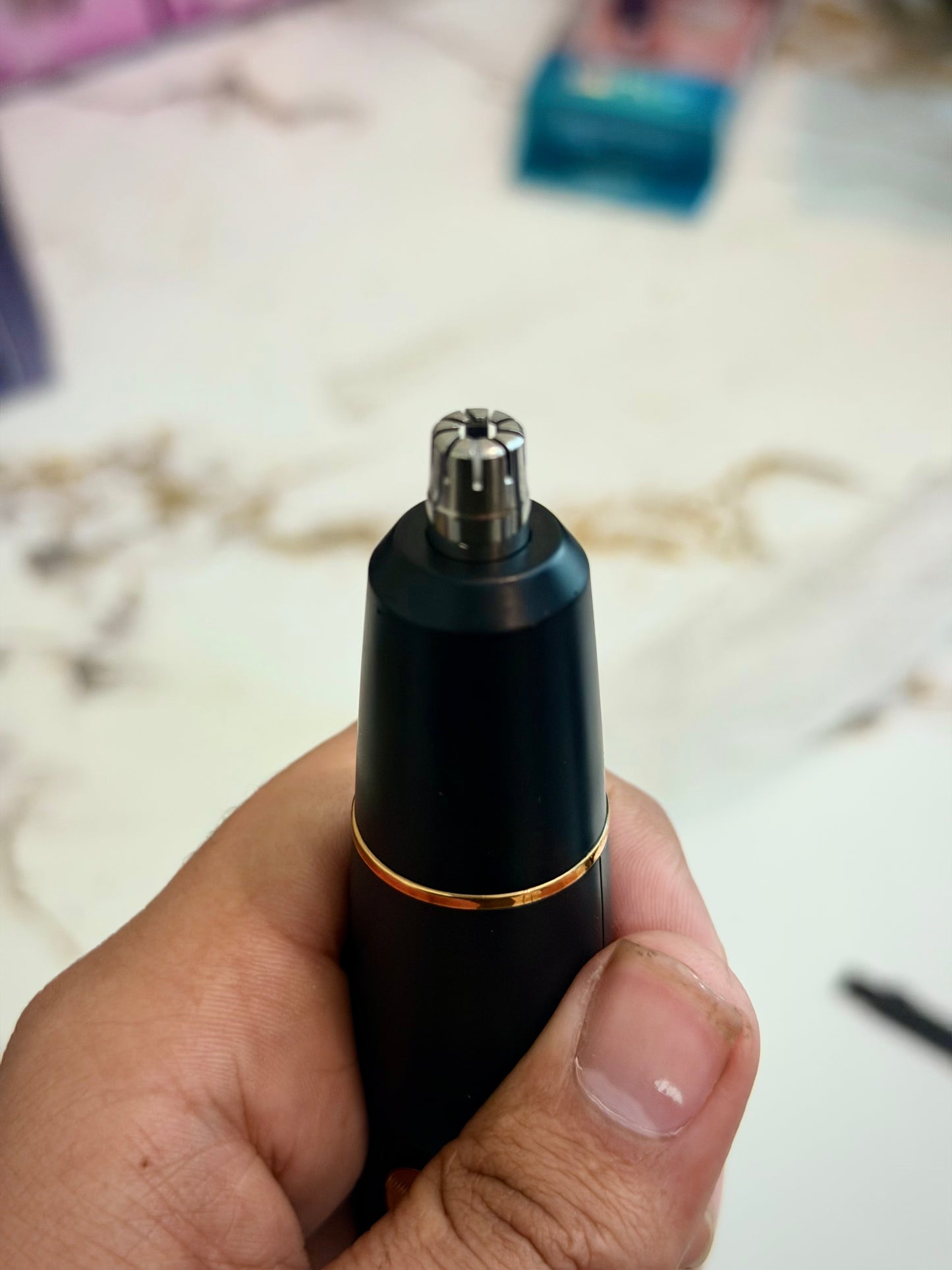 Daling DL-7108 2-in-1 Shaver & Nose Hair Trimmer | AwamiImport.com
