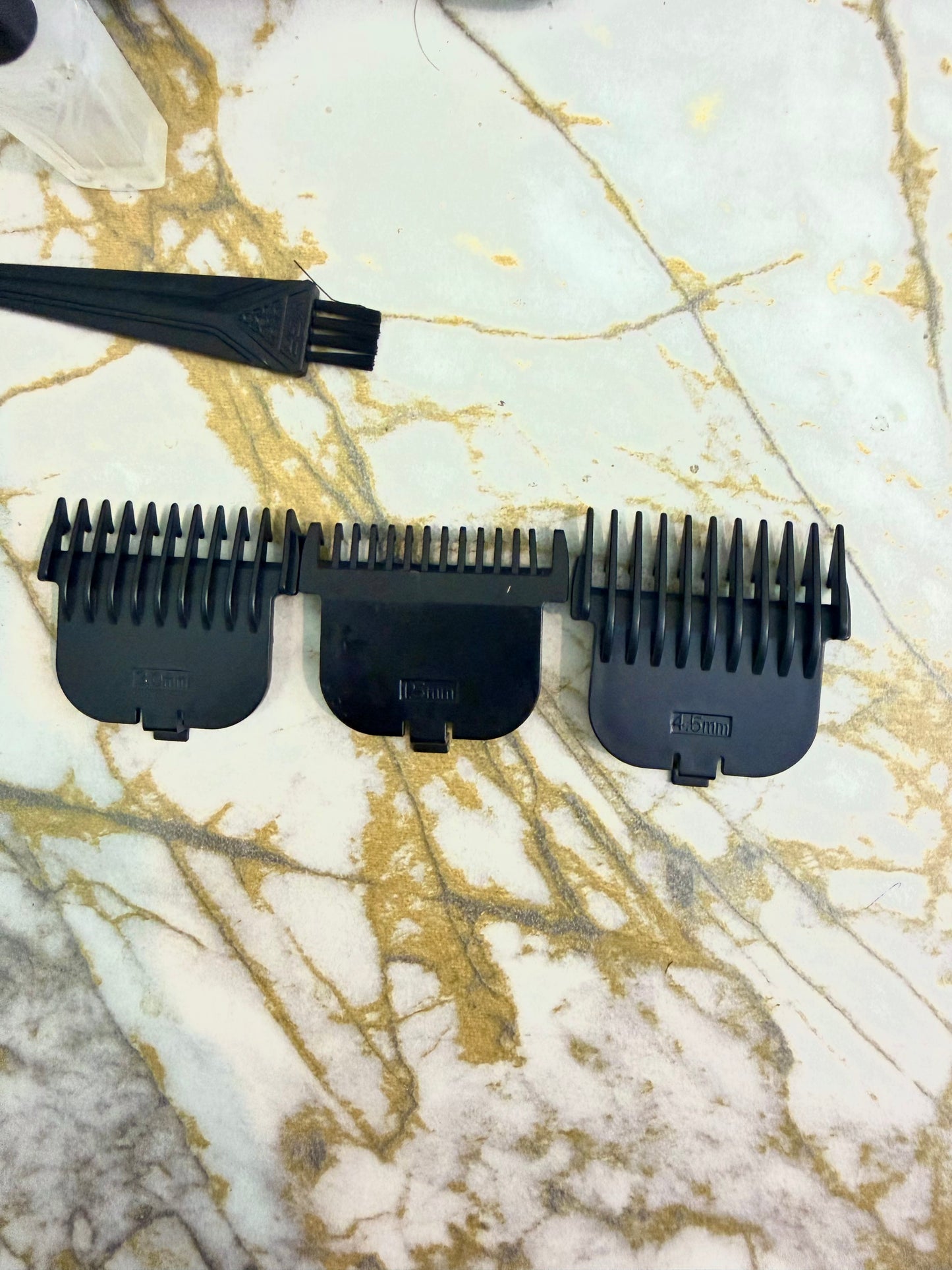 VGR V-937 Professional Trimmer – 2000mAh Battery | AwamiImport.com