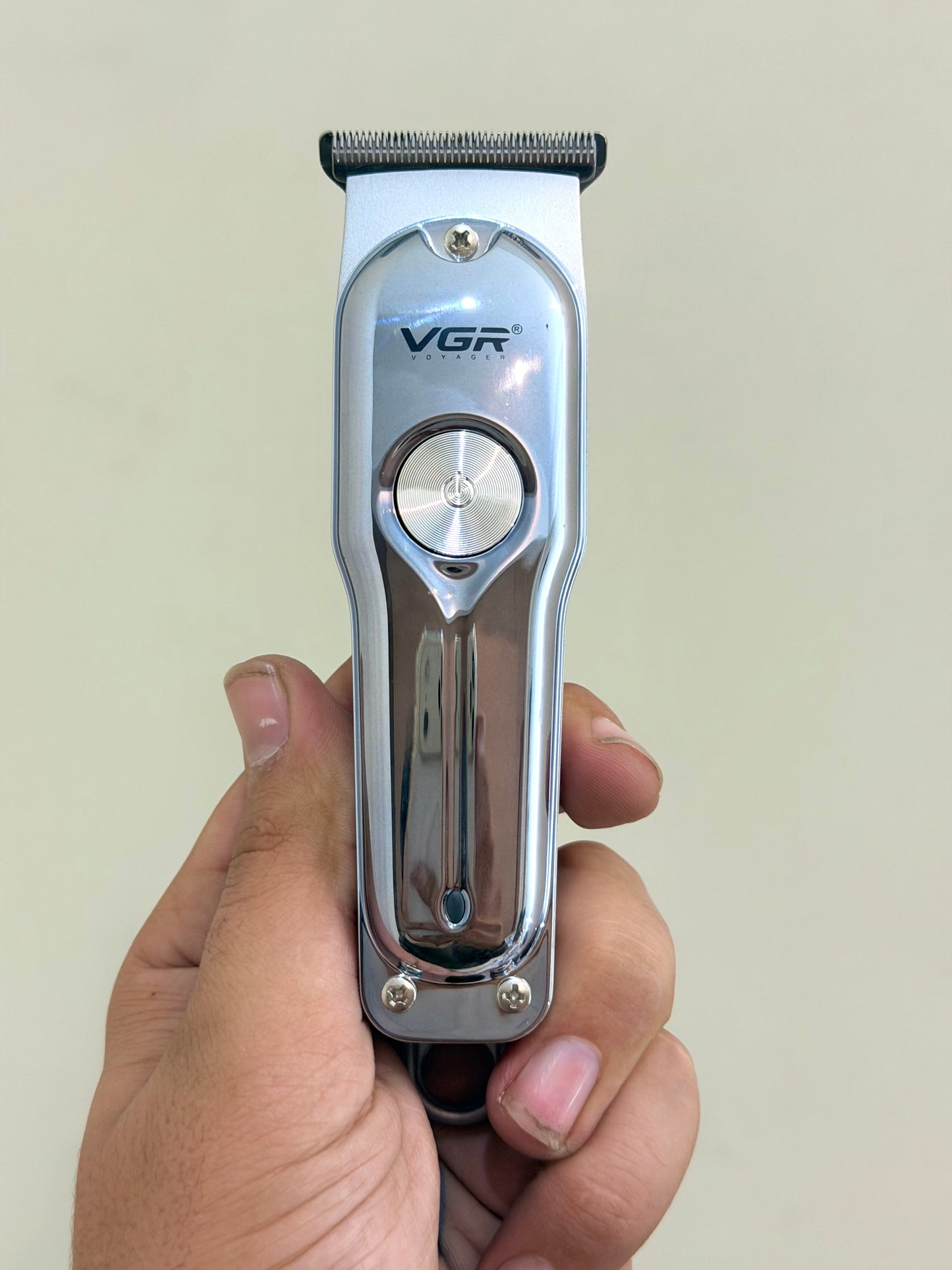 VGR V-071 Digital Display Trimmer – Type-C Charging | AwamiImport.com