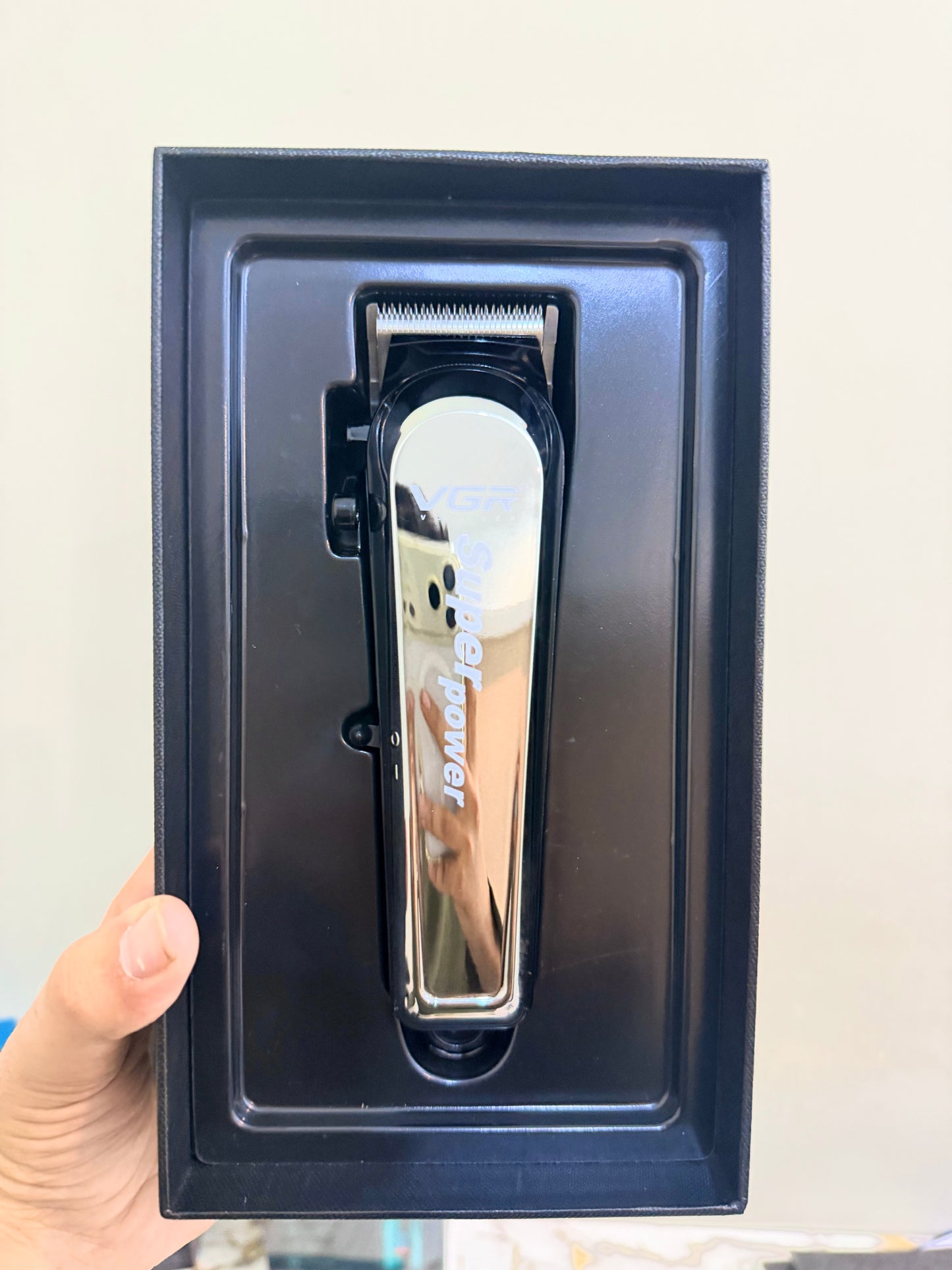 VGR 0-60 Professional Trimmer – Digital Display & Taper Control | AwamiImport.com