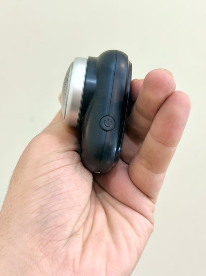 Mini Triple-Blade Rechargeable Shaver with Cleaning Brush – AwamiImport.com