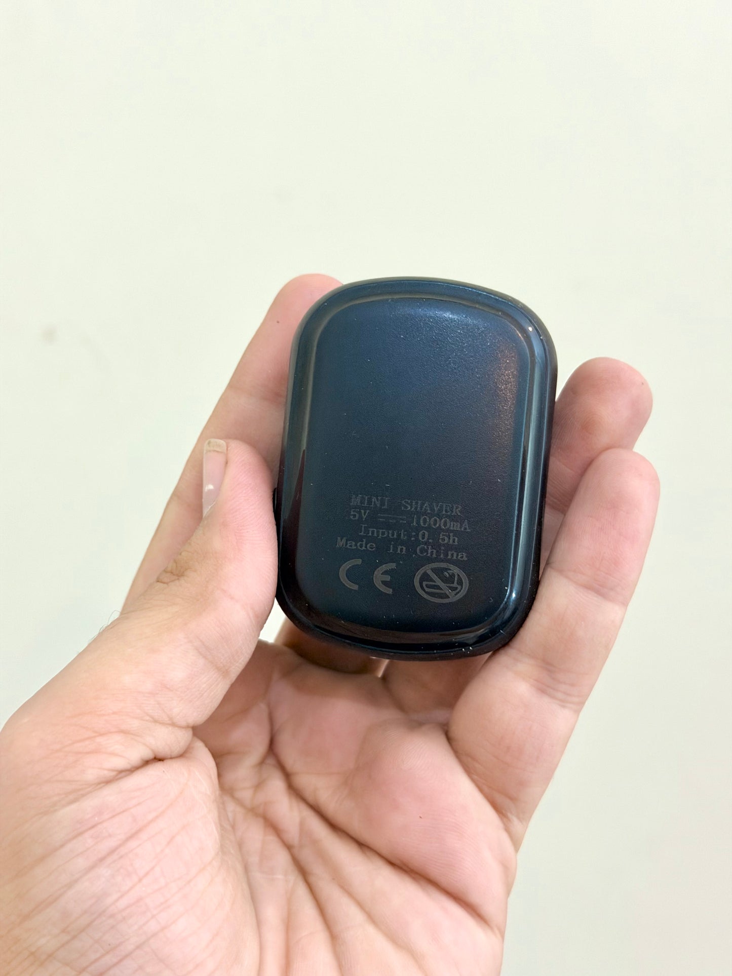 Mini Triple-Blade Rechargeable Shaver with Cleaning Brush – AwamiImport.com