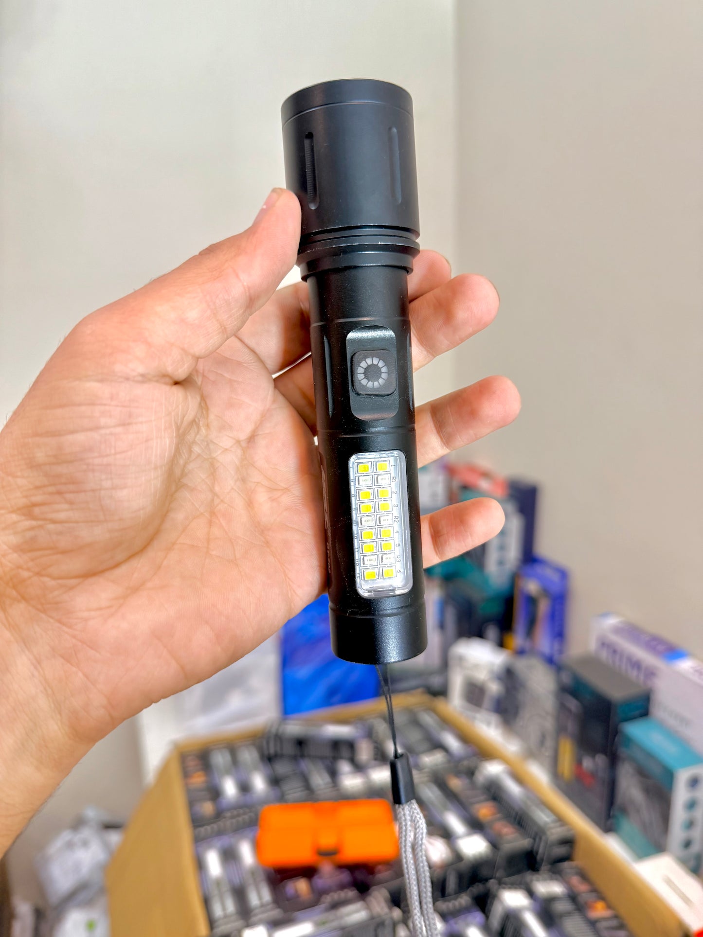 DAT DT-811 Rechargeable Torch – 300–500m Range, Waterproof 🔦⚡