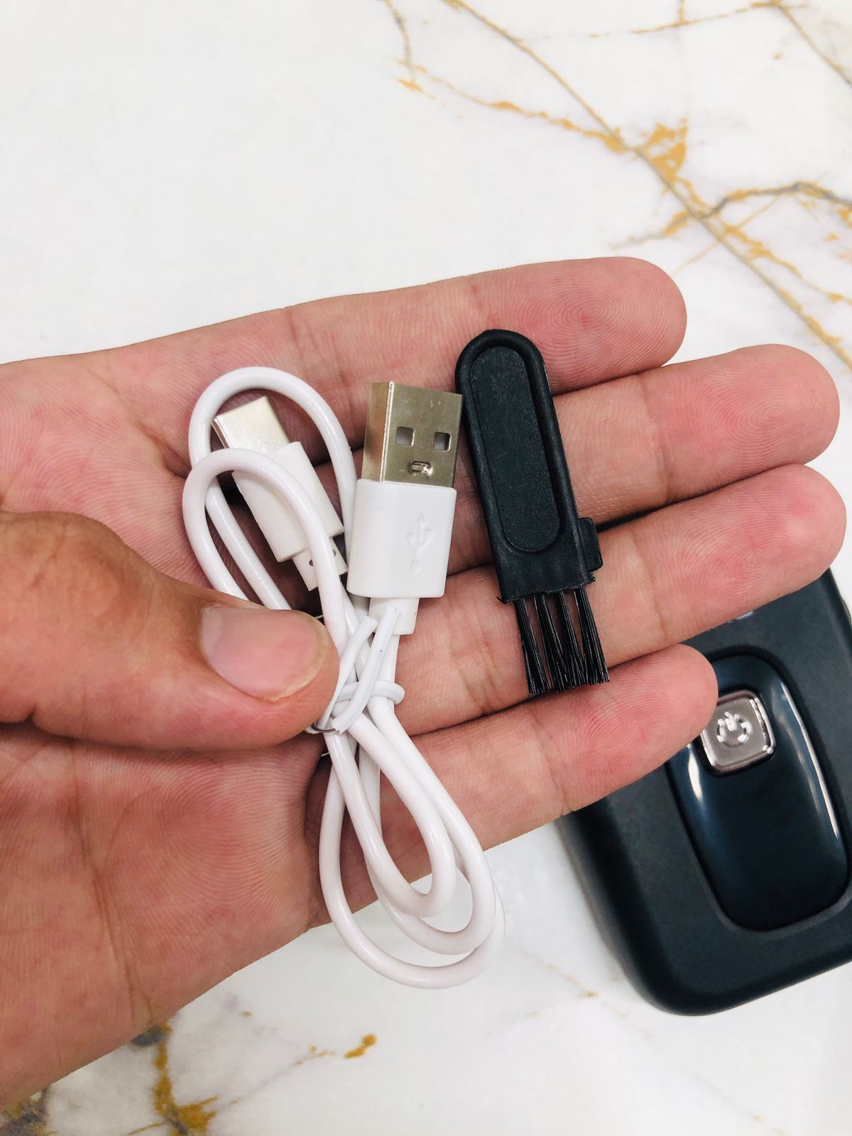 Daling DL-9246 Rechargeable Shaver for Men – AwamiImport.com