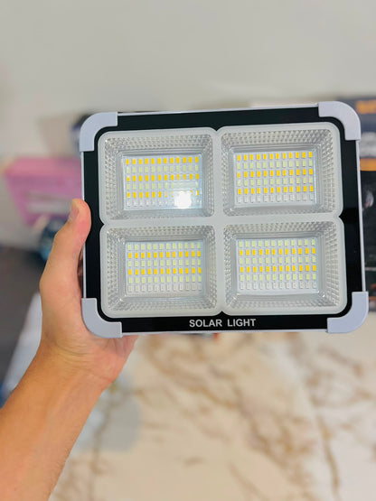Solar LED Light IP66 600W with 6 High-Efficiency Solar Cells