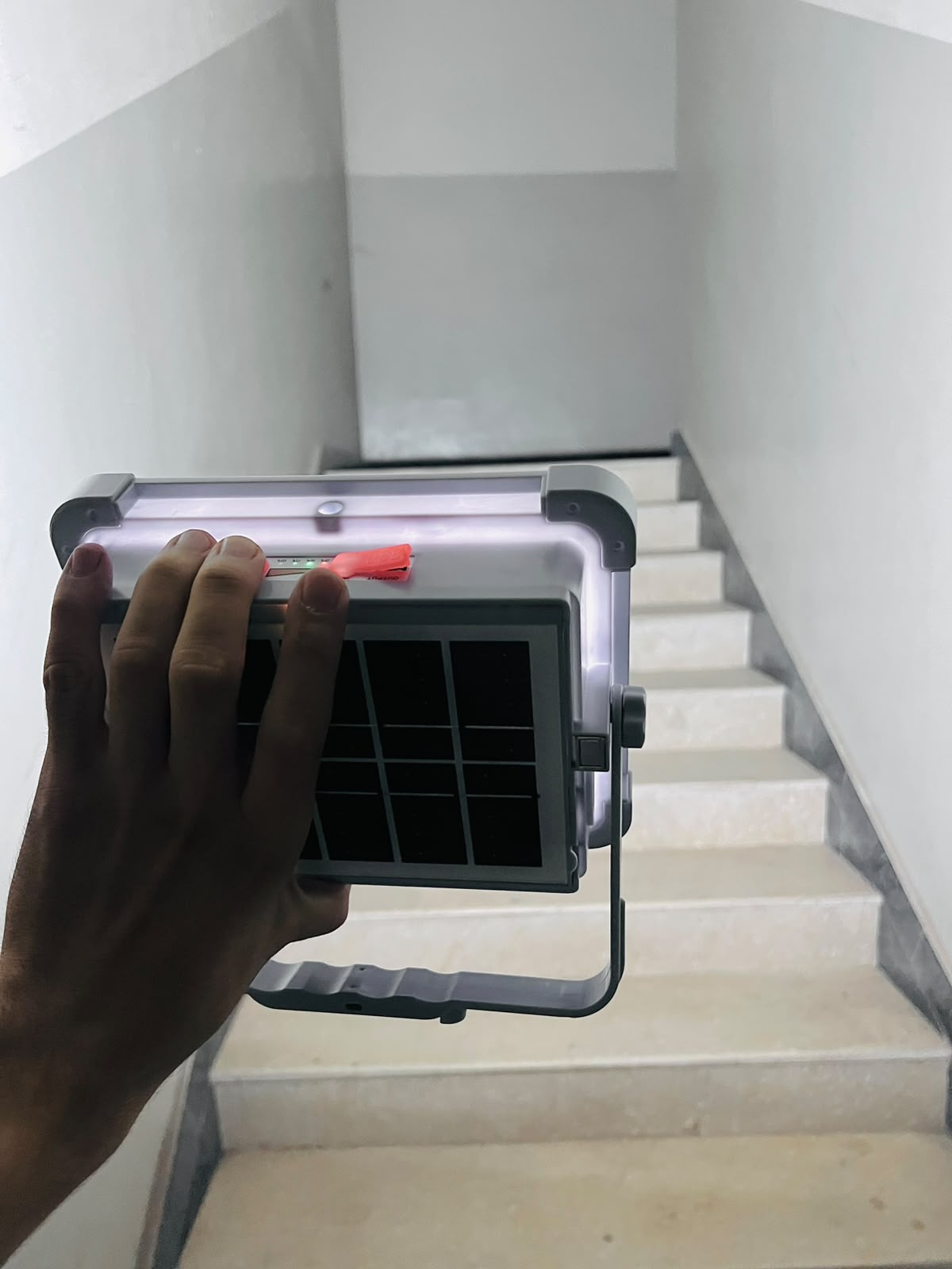 Solar LED Light IP66 600W with 6 High-Efficiency Solar Cells