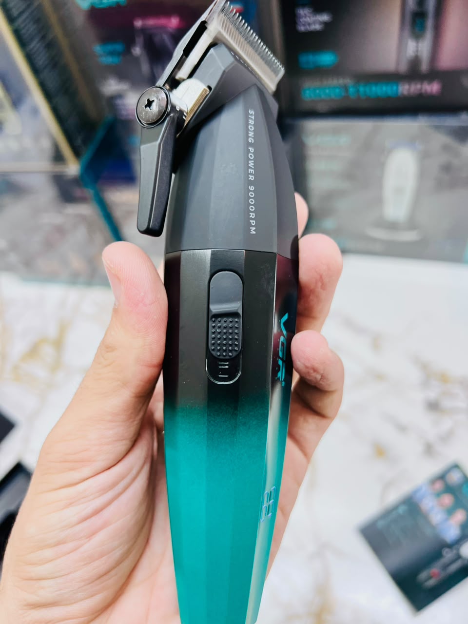 VGR Voyager V-003 Professional Hair Clipper – 9000 RPM Turbo, Metal Housing, Ceramic Blade |🇦🇷ARGENTINA LOT