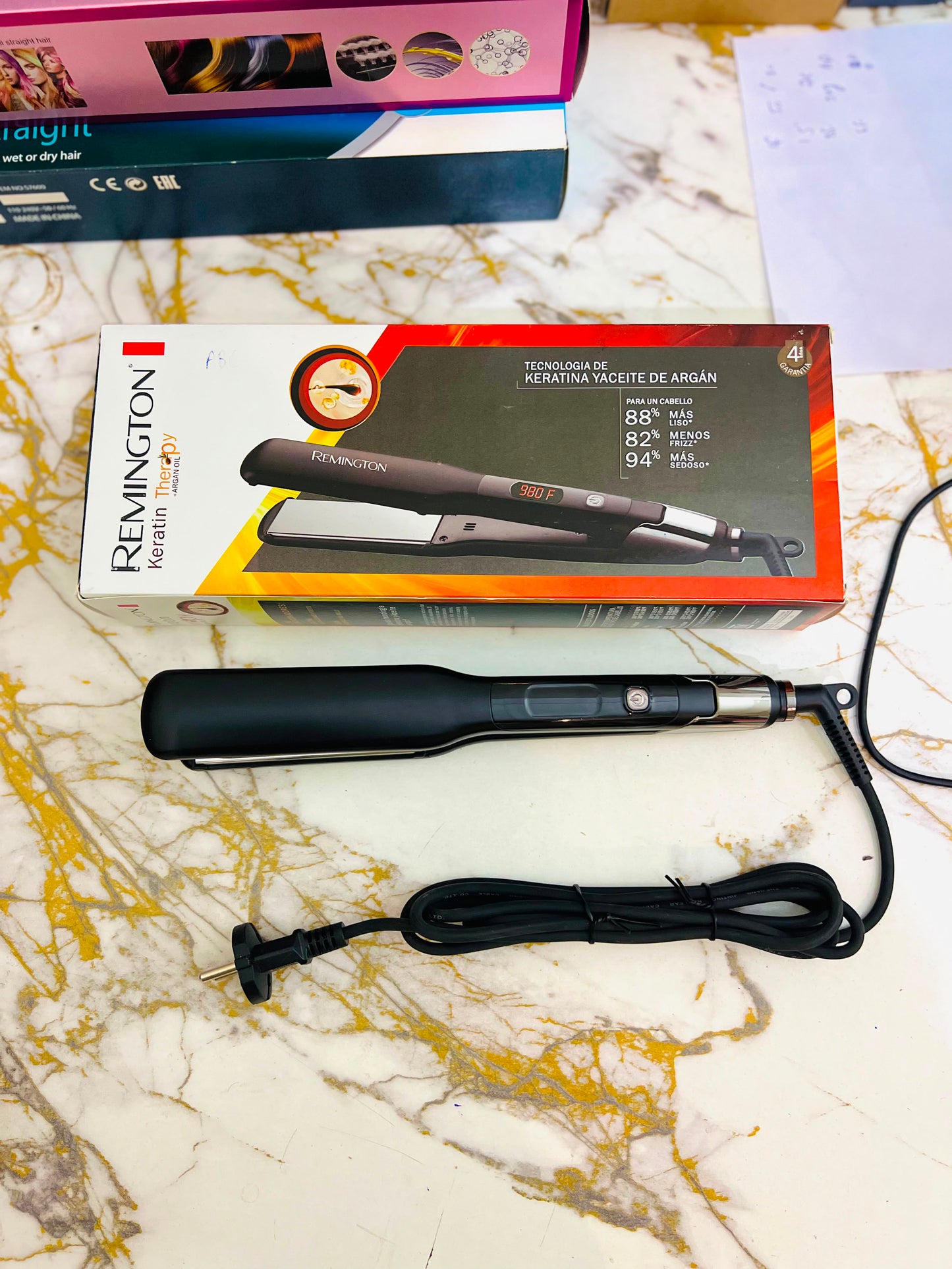 Remington Keratin Therapy Argan Oil Hair Straightener – Professional Salon-Style Hair Styling at Home