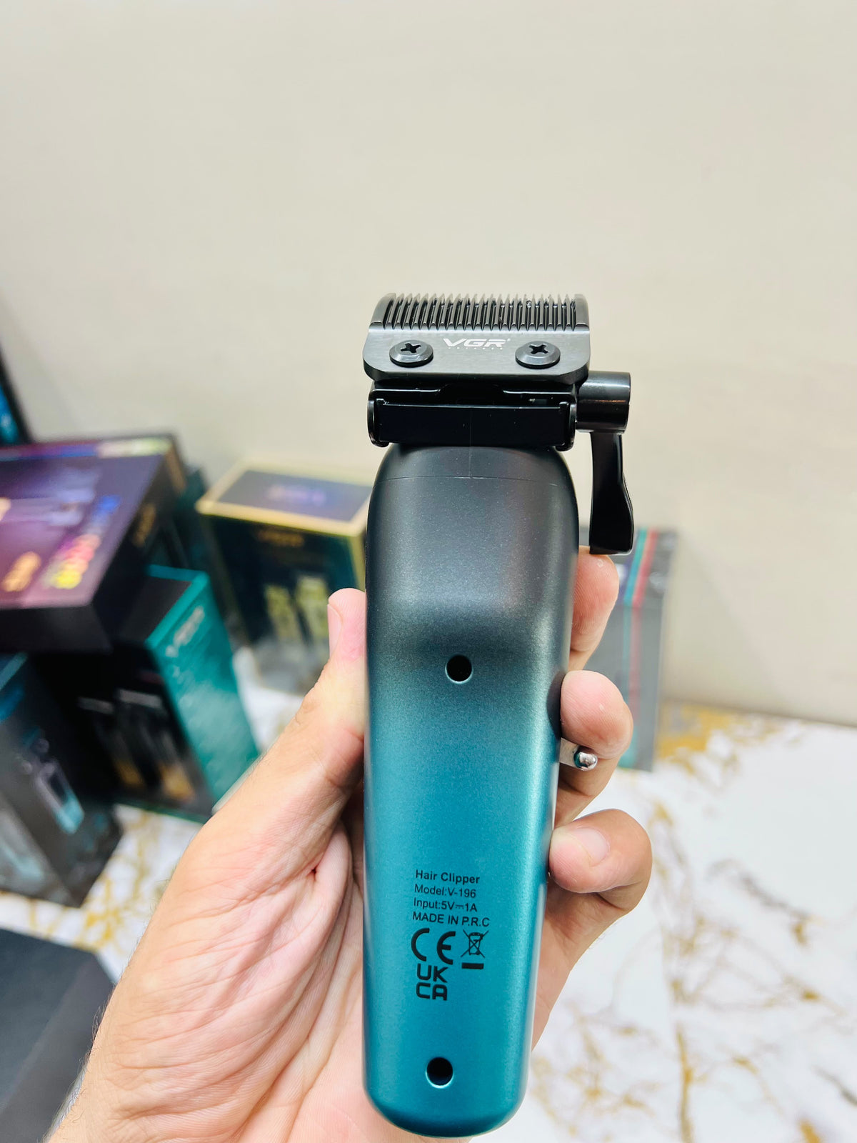VGR Voyager V-196 Professional Hair Clipper – Ceramic & Stainless Steel Blade, 2000mAh Battery, 7000 RPM|🇦🇷ARGENTINA LOT