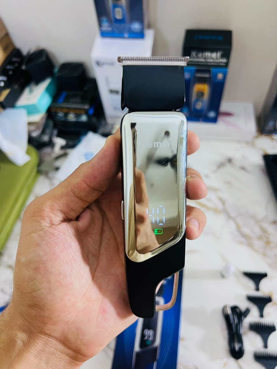 KEMEI KM-3297 Digital Display Hair Trimmer – Carbon Steel Cutter with 1mm, 2mm, 3mm, 4mm & 5mm Combs