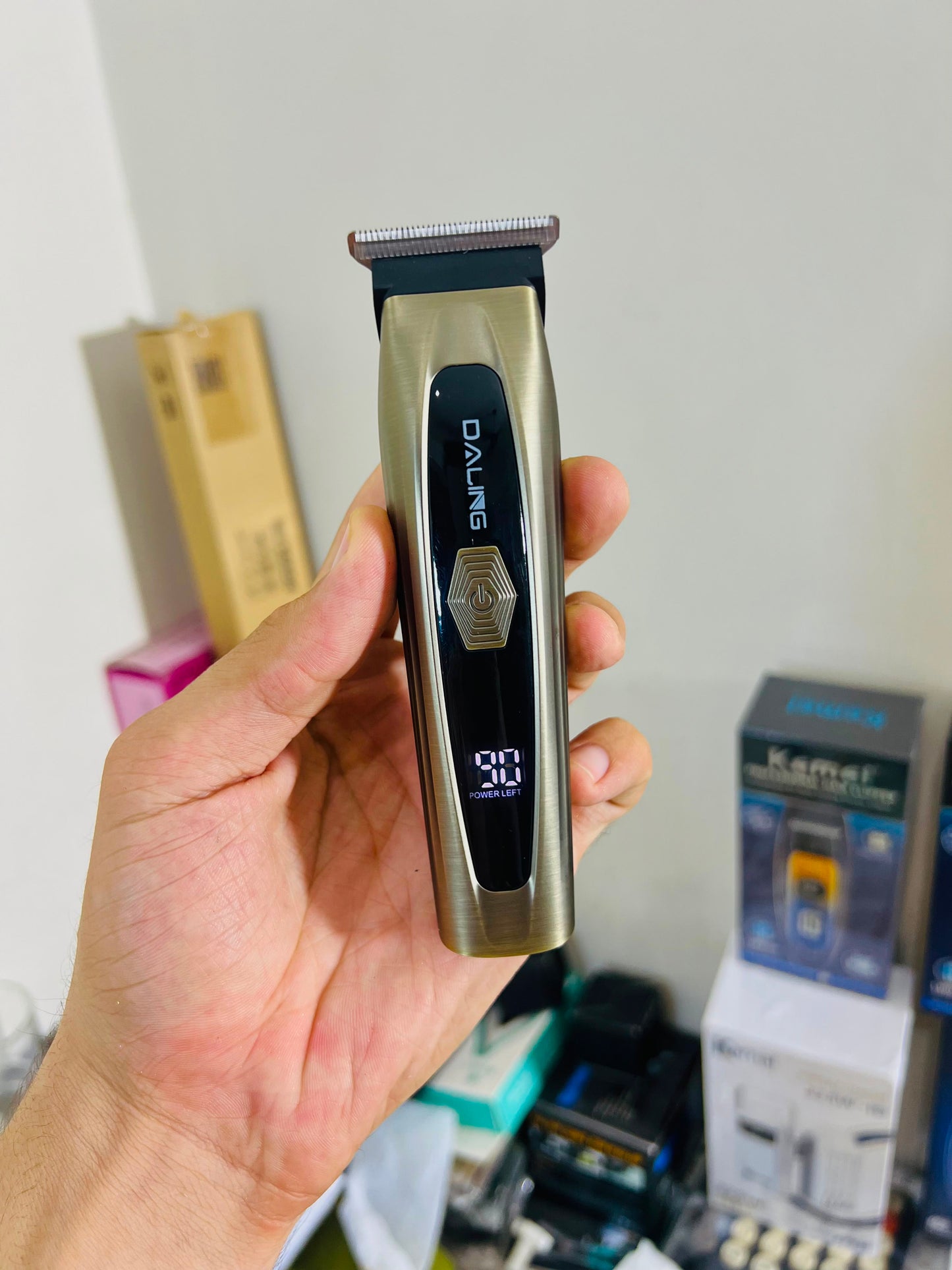 Daling DL-9505 Professional 3-in-1 Grooming Kit with 1mm, 3mm & 5mm Combs