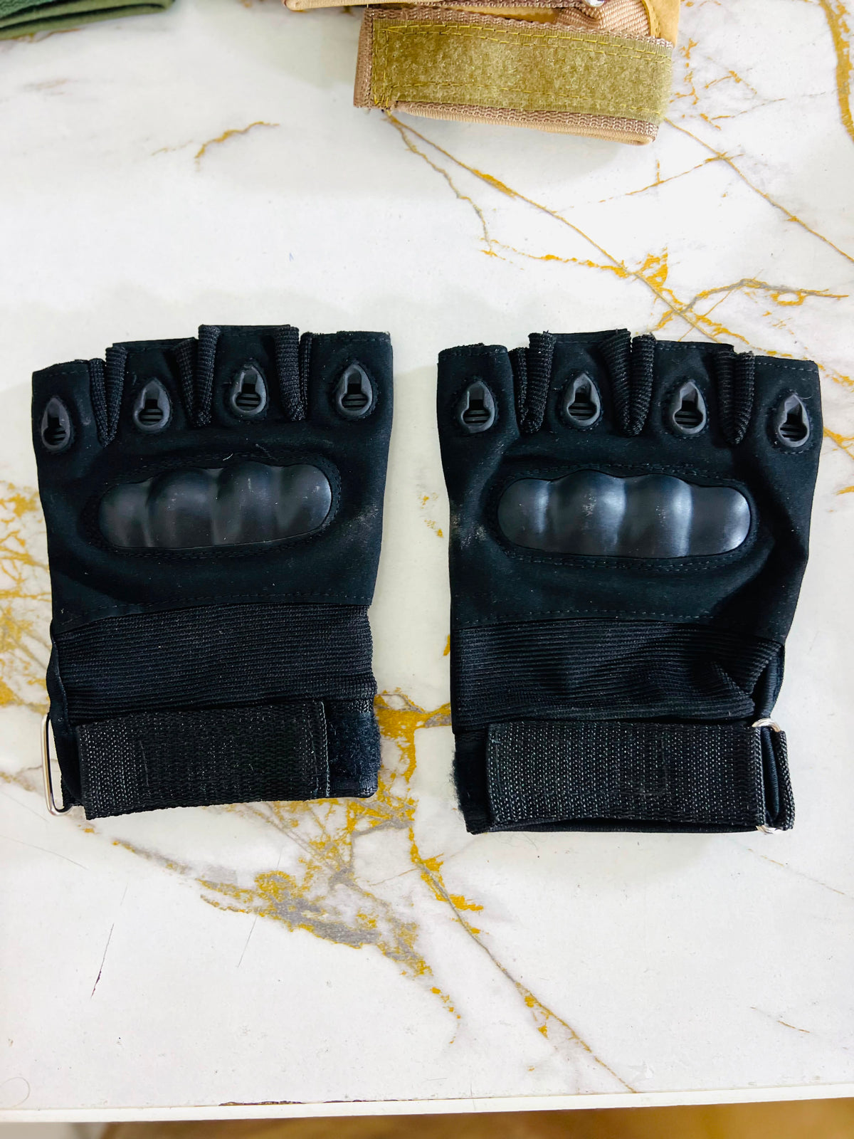 Imported OKLAI Factory Pilot Gloves – Premium Grip, Comfort & Protection for Riding, Work & Outdoor Use