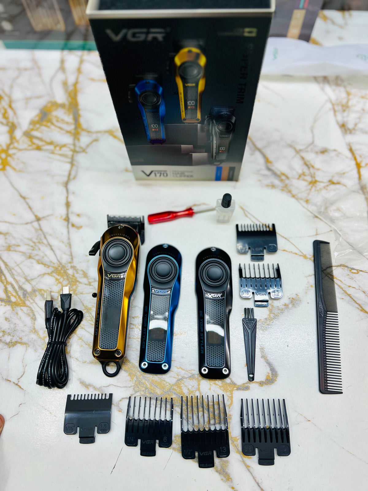 VGR Voyager V-170 Professional Hair Clipper – 2Pcs  Extra Comer , 2000mAh Lithium Battery|🇦🇷ARGENTINA LOT