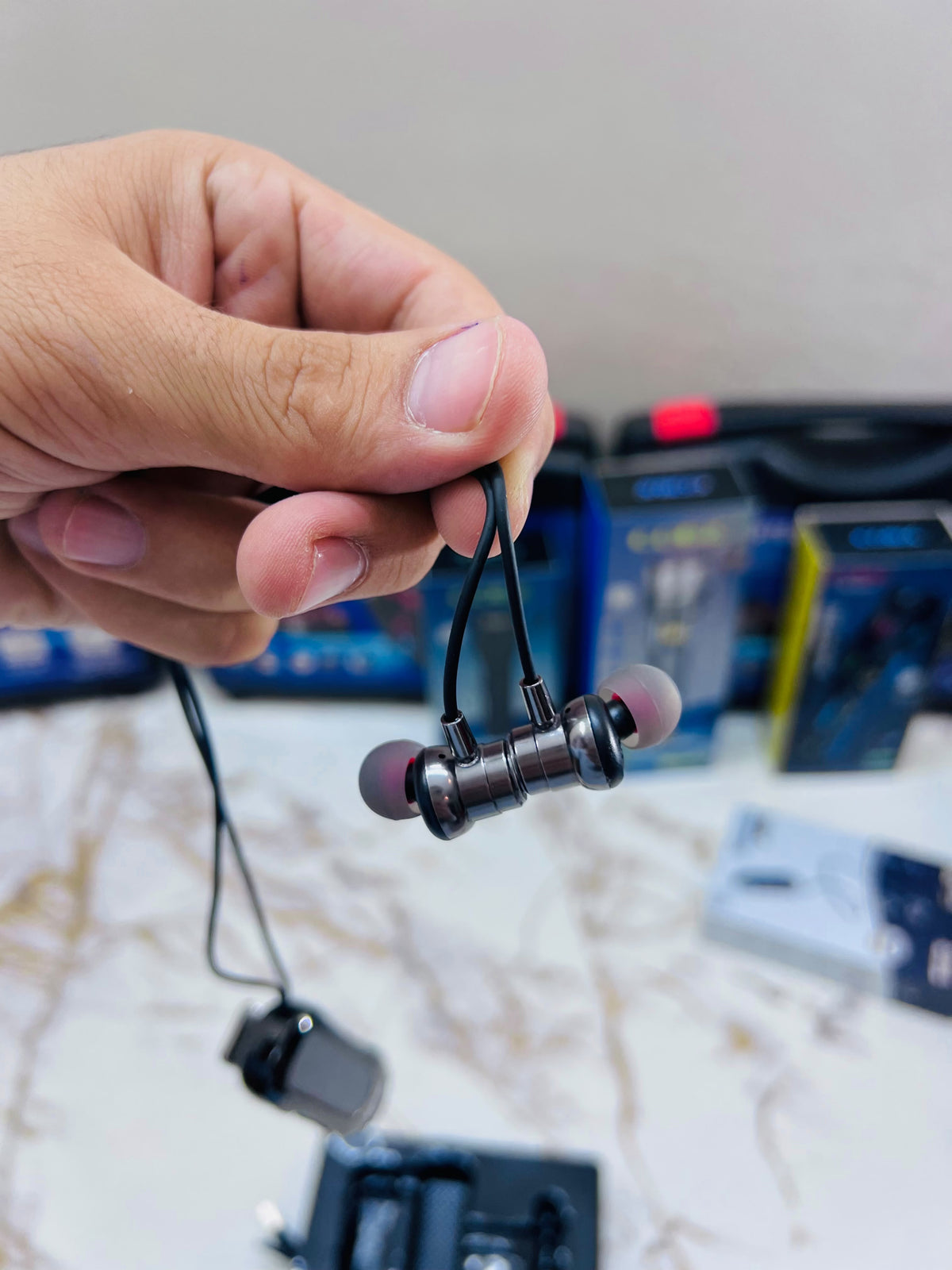 Kamal Magnetic KNB06 Wireless Earphones – 5 Voice Changer Modes, Singing Mode, TF Card & Hearing Protection