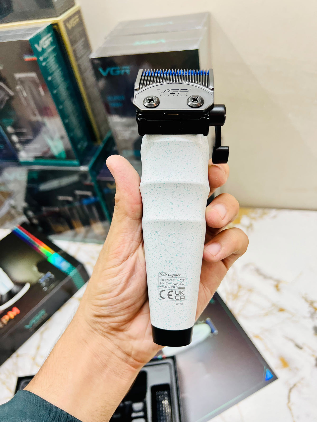 VGR Voyager Professional V-887C Hair Clipper – 9000 RPM High-Speed Cordless Trimmer with 6-Speed Control|🇦🇷ARGENTINA LOT