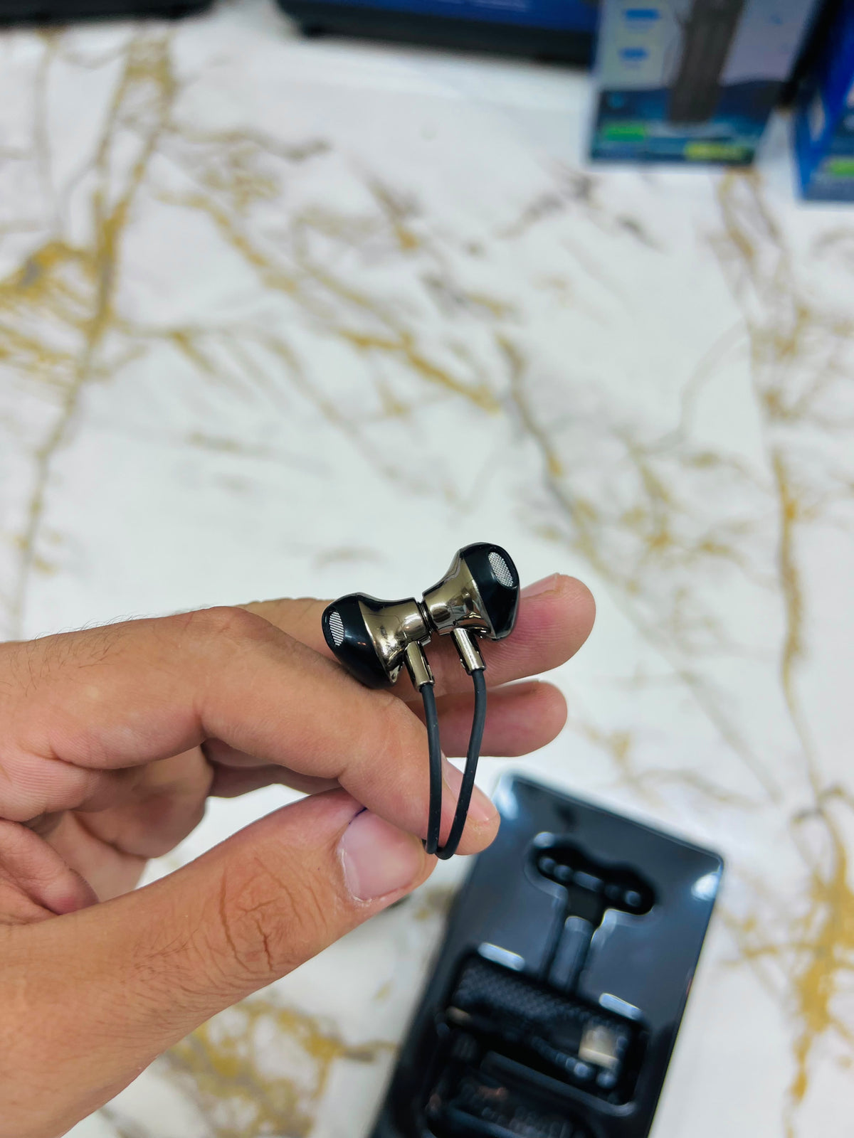 KAMAL KNB07 Magnetic Wireless Earphones – 5 Voice Changer, Singing Mode, Heavy Bass, Gaming Mode & 10M Range