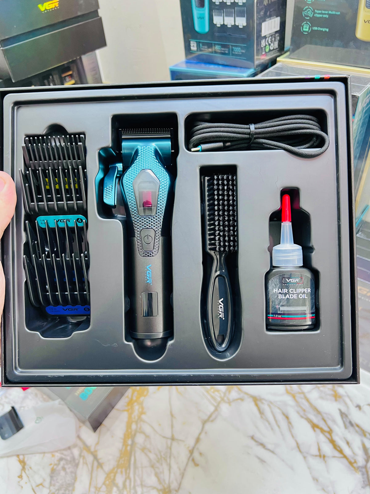 VGR Voyager Professional V-271 Hair Clipper – 11000 RPM Vector Motor with DLC Coated Blade & 2500mAh Battery|🇦🇷ARGENTINA LOT