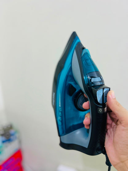 Super Crest SCT-1017 Electric Steam Iron – Powerful Wrinkle Removal (2 Year Warranty) |