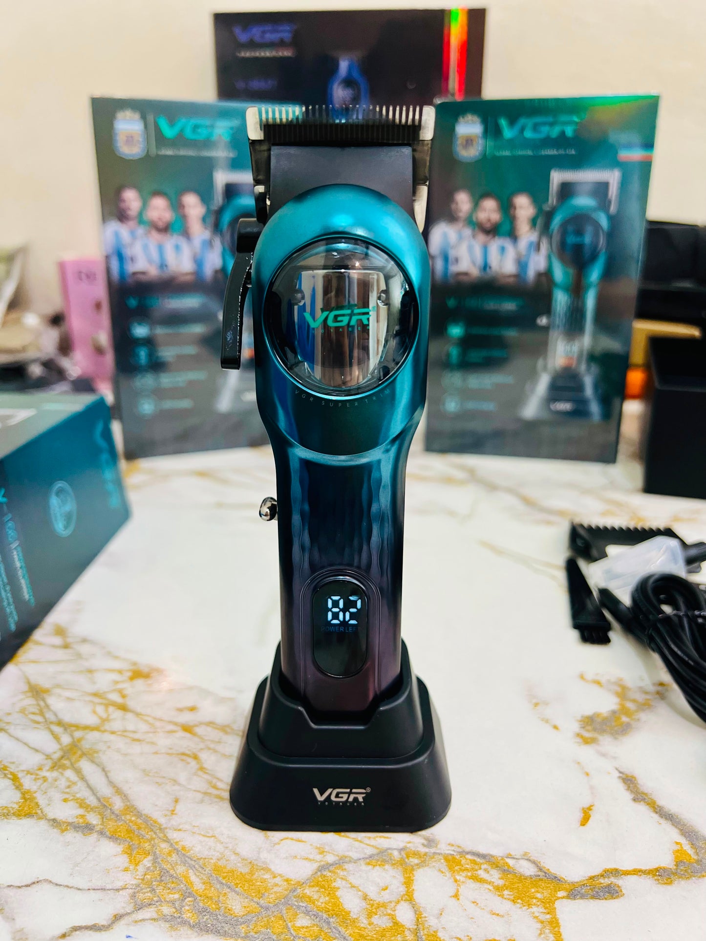 VGR V-166 Professional Stainless Steel Hair Clipper | 2000mAh Lithium Battery| 6 Guide Combs| 🇦🇷 Argentina lot