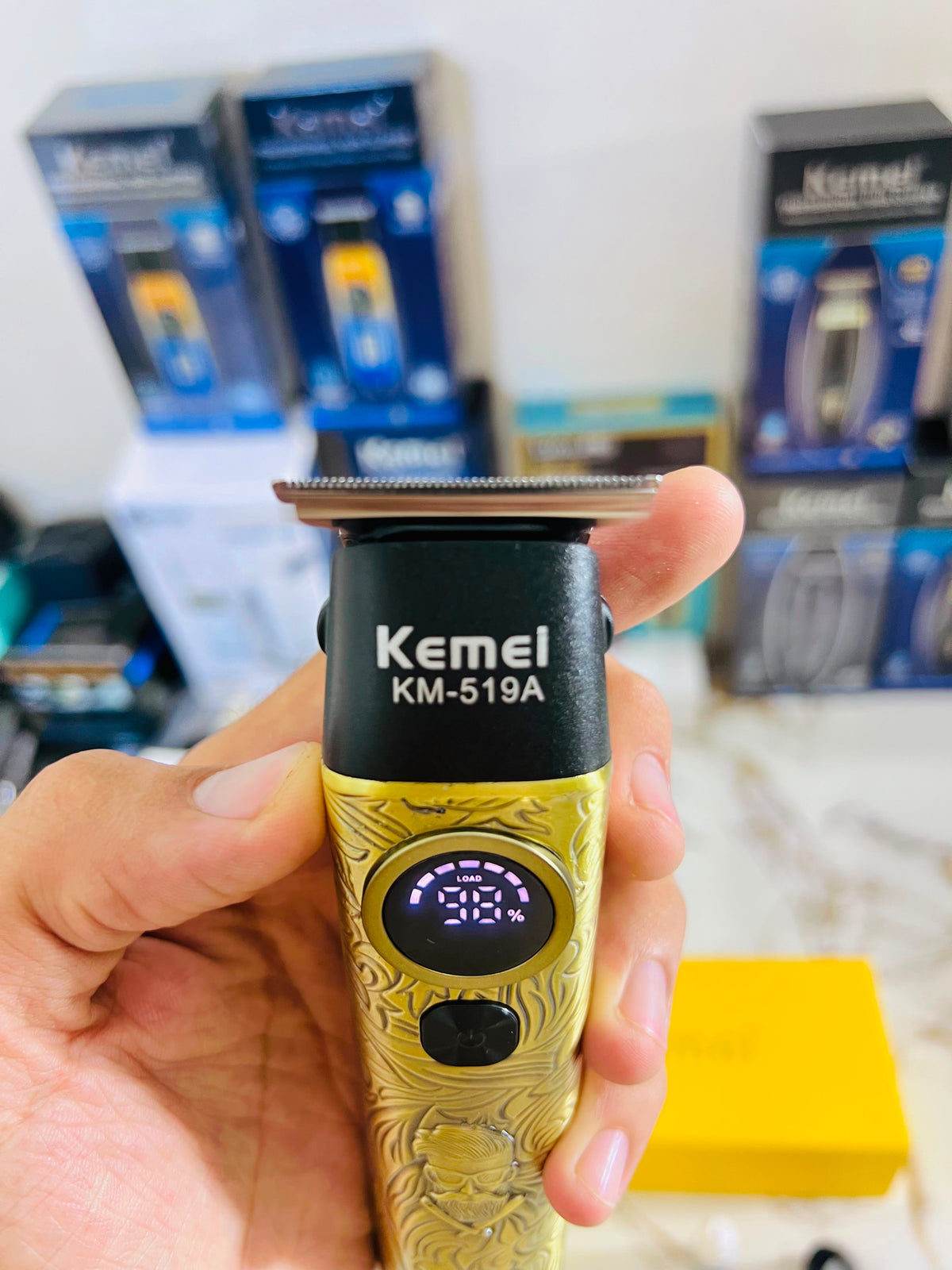 KEMEI KM-519A Dazzling Color Digital Display Hair Trimmer – 7200RPM with 1mm, 2mm & 3mm Combs