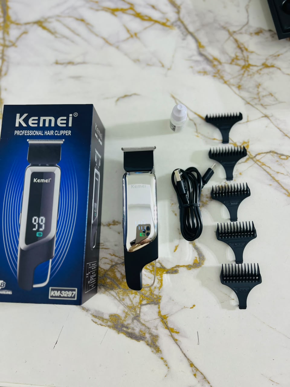 KEMEI KM-3297 Digital Display Hair Trimmer – Carbon Steel Cutter with 1mm, 2mm, 3mm, 4mm & 5mm Combs