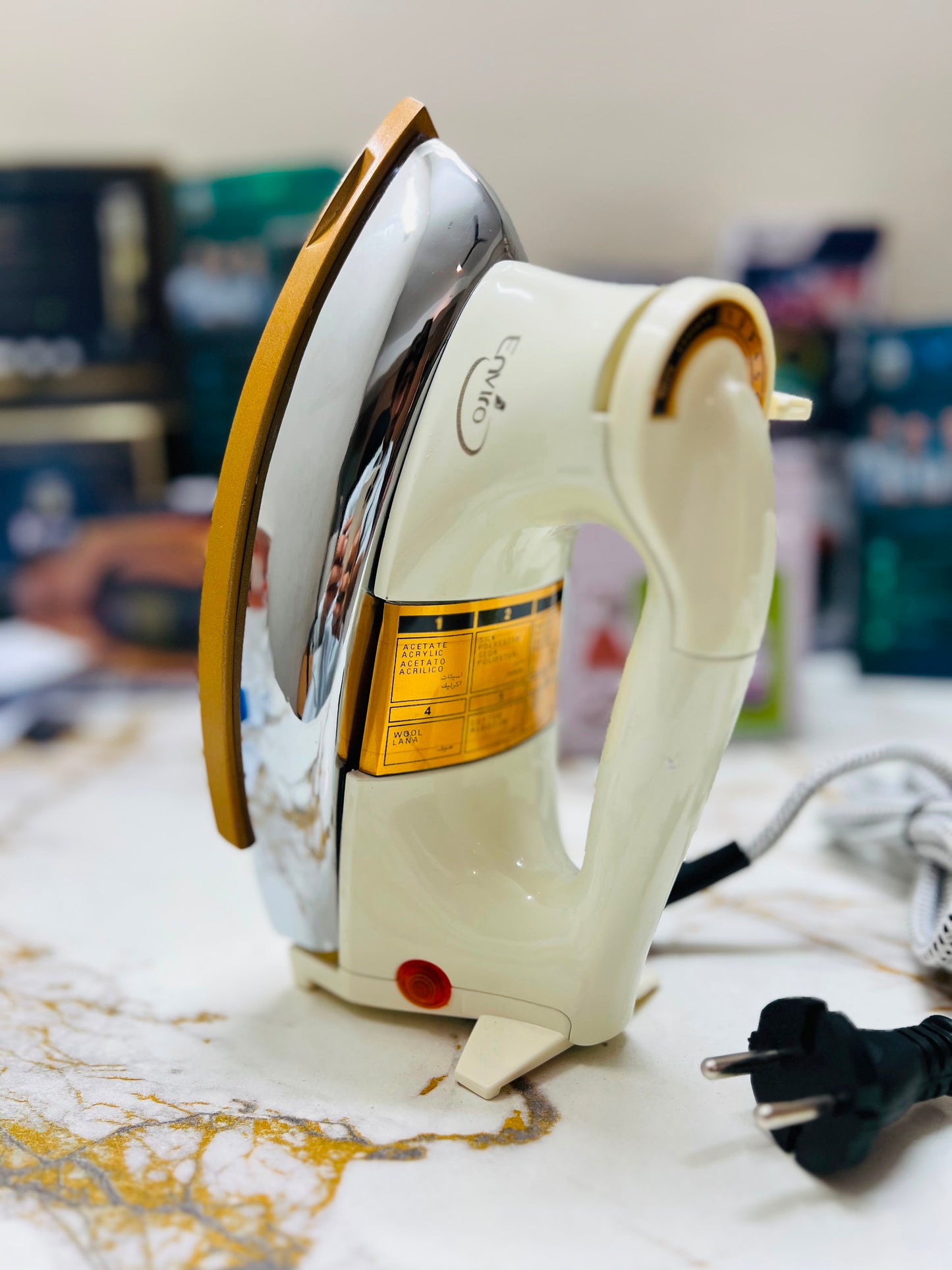 Enviro IH-HU18 Heavyweight Electric Iron – 1200W, Non-Stick Soleplate & Deluxe Metal Cover